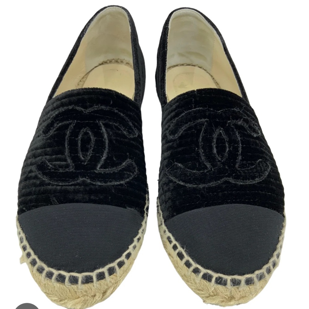 CHANEL Black and Cream Espadrilles